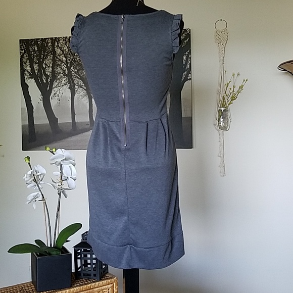 Adorable gray dress - Picture 3 of 7